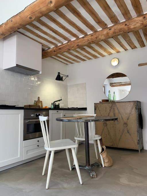 La Terrasse Du Pont Jullian Charme Et Calme Dans Le Coeur Historique Apartment L'Isle-sur-la-Sorgue Luaran gambar